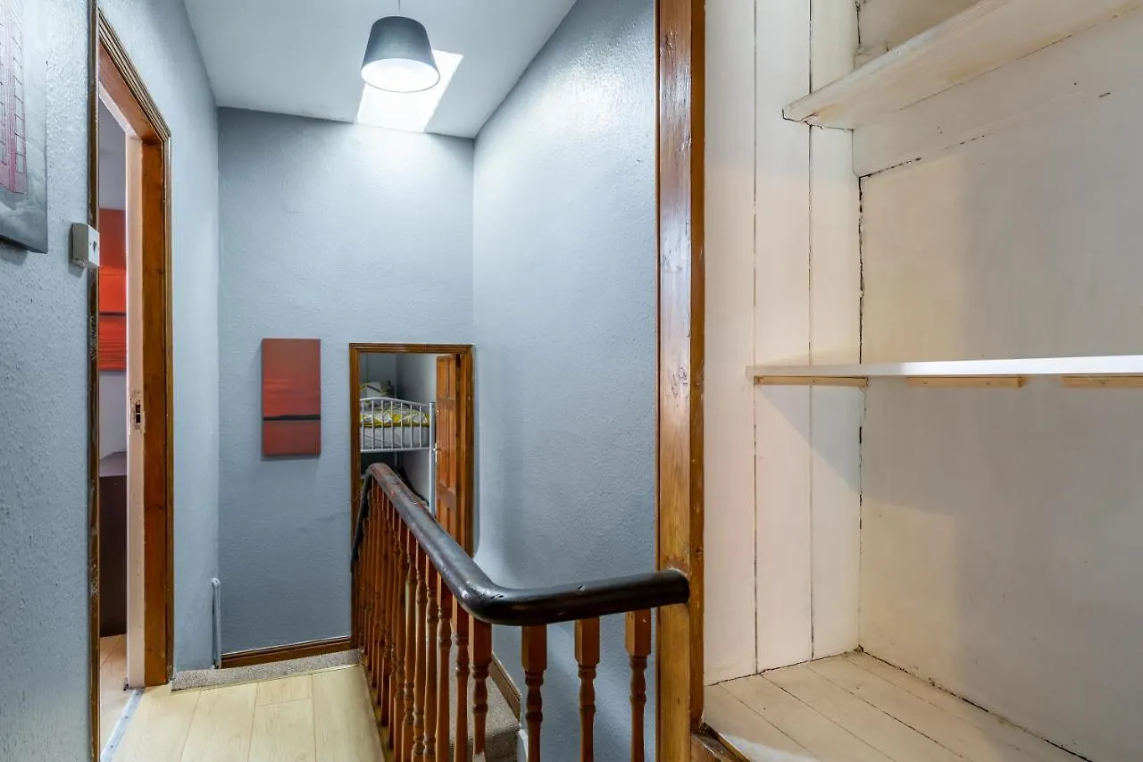 3 Bedroom Middlesborough Town Centre Town House Middlesbrough Apartment
