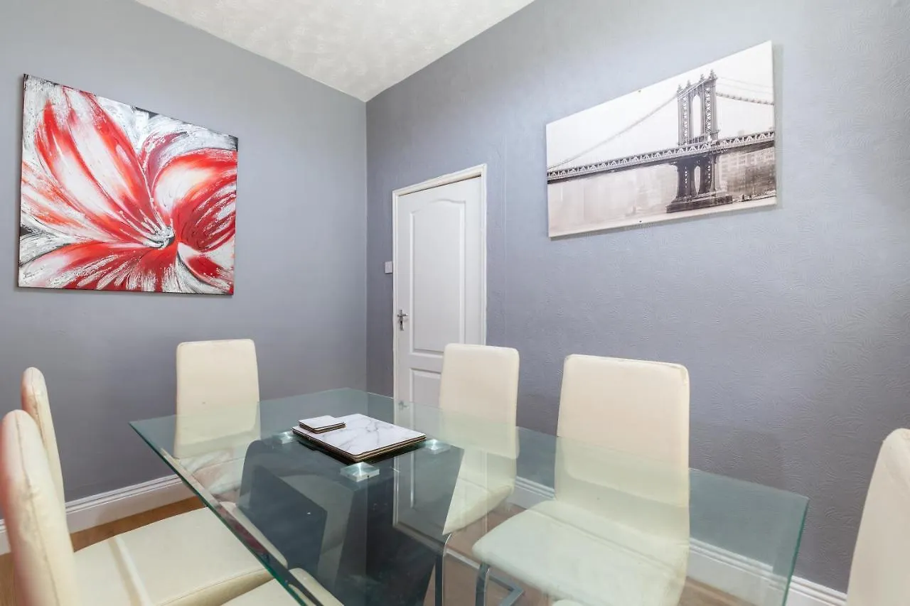 Apartment 3 Bedroom Middlesborough Town Centre Town House Middlesbrough