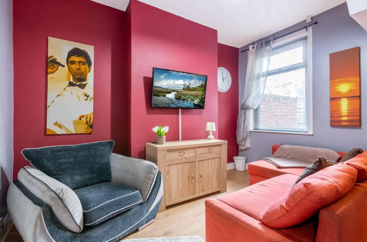 3 Bedroom Middlesborough Town Centre Town House Middlesbrough 0*,  United Kingdom